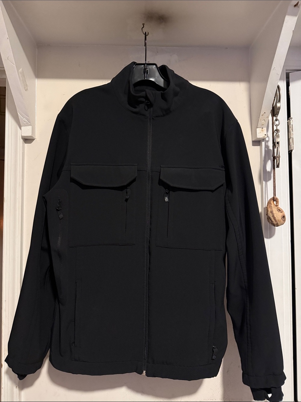 Lulu Lemon Men’s fleece lined softshell Large